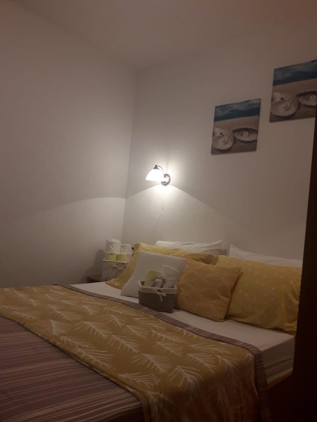 Apartments With A Parking Space Vodice - 13973 Rom bilde